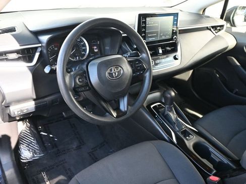 Used 2020 Toyota Corolla LE image 6