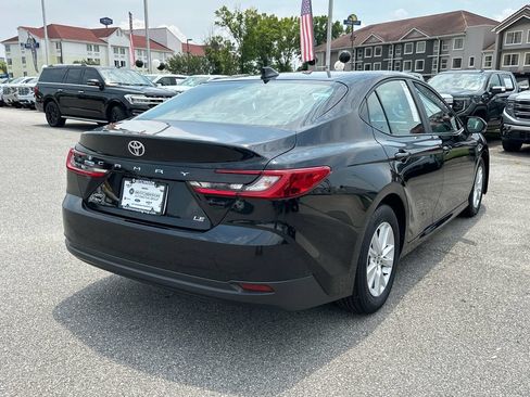 Used 2025 Toyota Camry LE AWD/4WD image 7