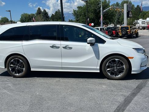 Used 2022 Honda Odyssey Elite image 4