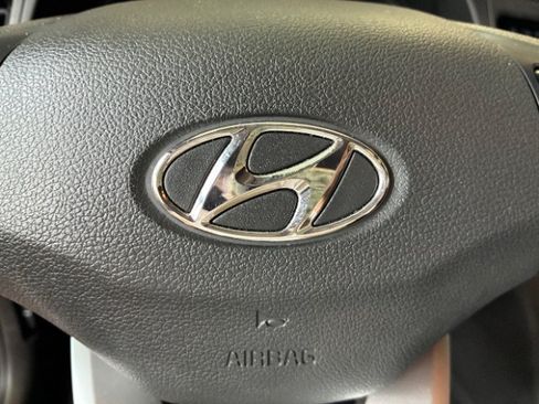 Used 2019 Hyundai Elantra SE w/ Cargo Package FWD image 19