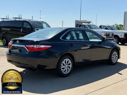 Used 2015 Toyota Camry LE FWD image 5