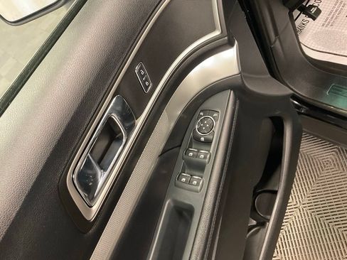 Used 2016 Ford Explorer XLT w/ Equipment Group 202A AWD/4WD image 22
