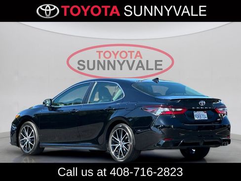 Used 2023 Toyota Camry SE FWD image 8