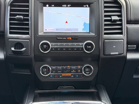 Used 2019 Ford Expedition Limited w/ Equipment Group 301A RWD image 19