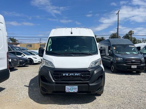 Used 2023 RAM ProMaster 2500 FWD image 2