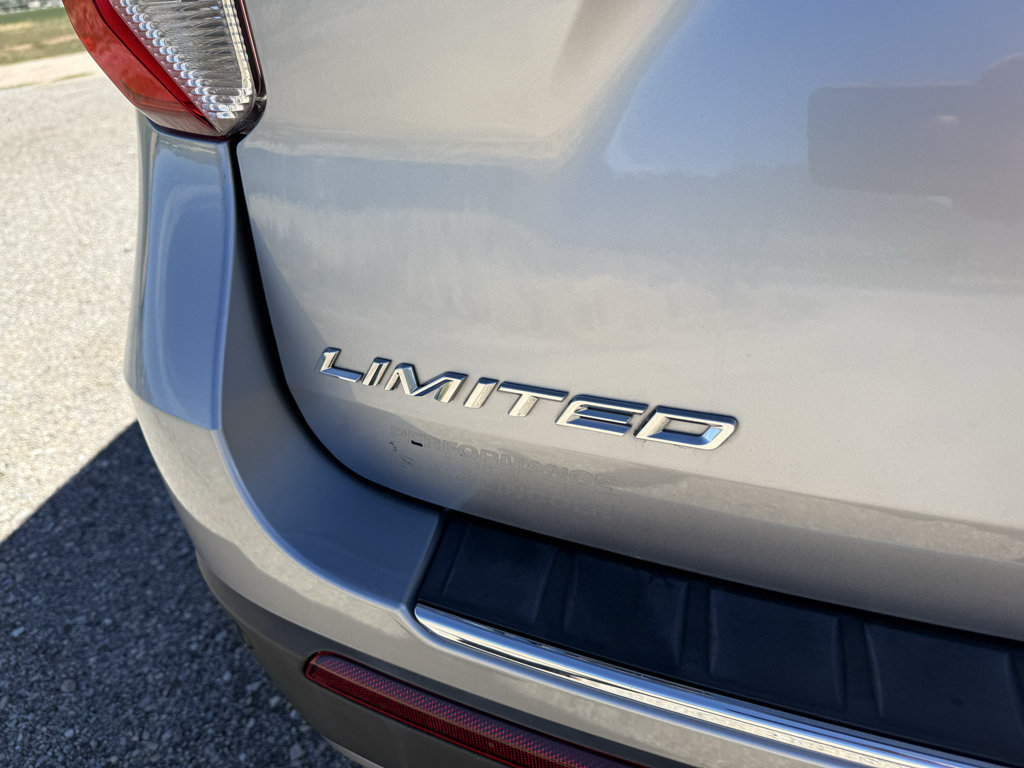 Used 2022 Ford Explorer Limited AWD/4WD image 11