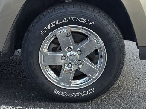 Used 2005 Jeep Grand Cherokee Limited image 38