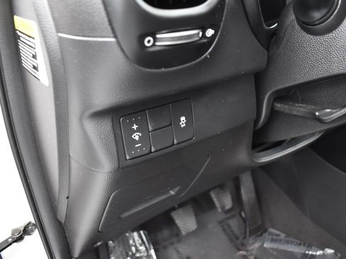 Used 2015 Kia Soul image 11