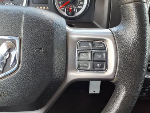 Used 2022 RAM 1500 Classic SLT AWD/4WD image 30