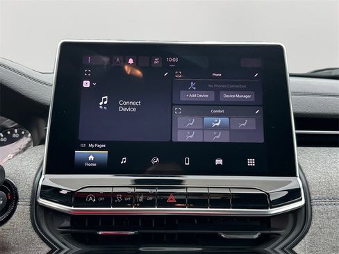 Used 2024 Jeep Compass Latitude image 18