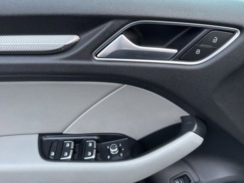 Used 2017 Audi A3 e-tron Prestige image 12