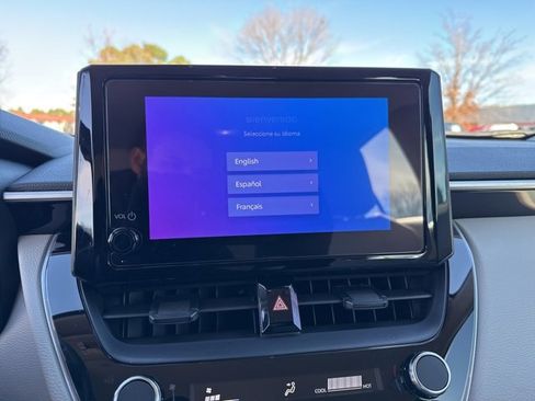 Used 2025 Toyota Corolla Cross L image 26