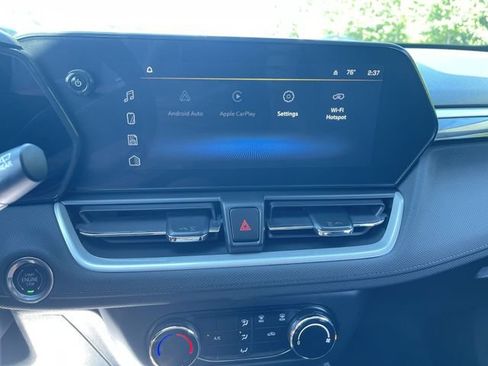 Used 2025 Chevrolet TrailBlazer LS w/ LS Convenience Package FWD image 13