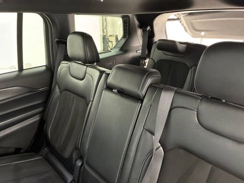 Used 2023 Jeep Grand Cherokee L Laredo AWD/4WD image 18