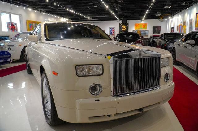 Used 2009 Rolls-Royce Phantom Sedan RWD image 2