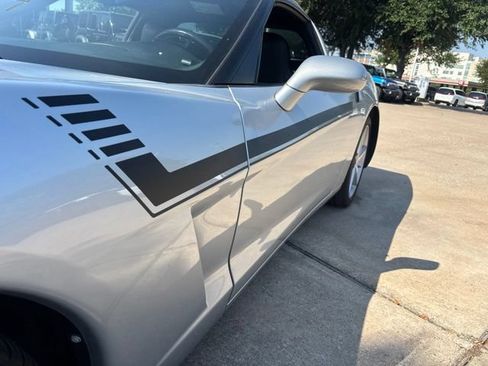 Used 2011 Chevrolet Corvette Coupe w/ 1LT RWD image 9