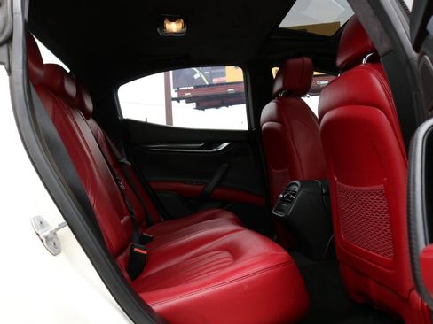 Used 2015 Maserati Ghibli S Q4 AWD/4WD image 40