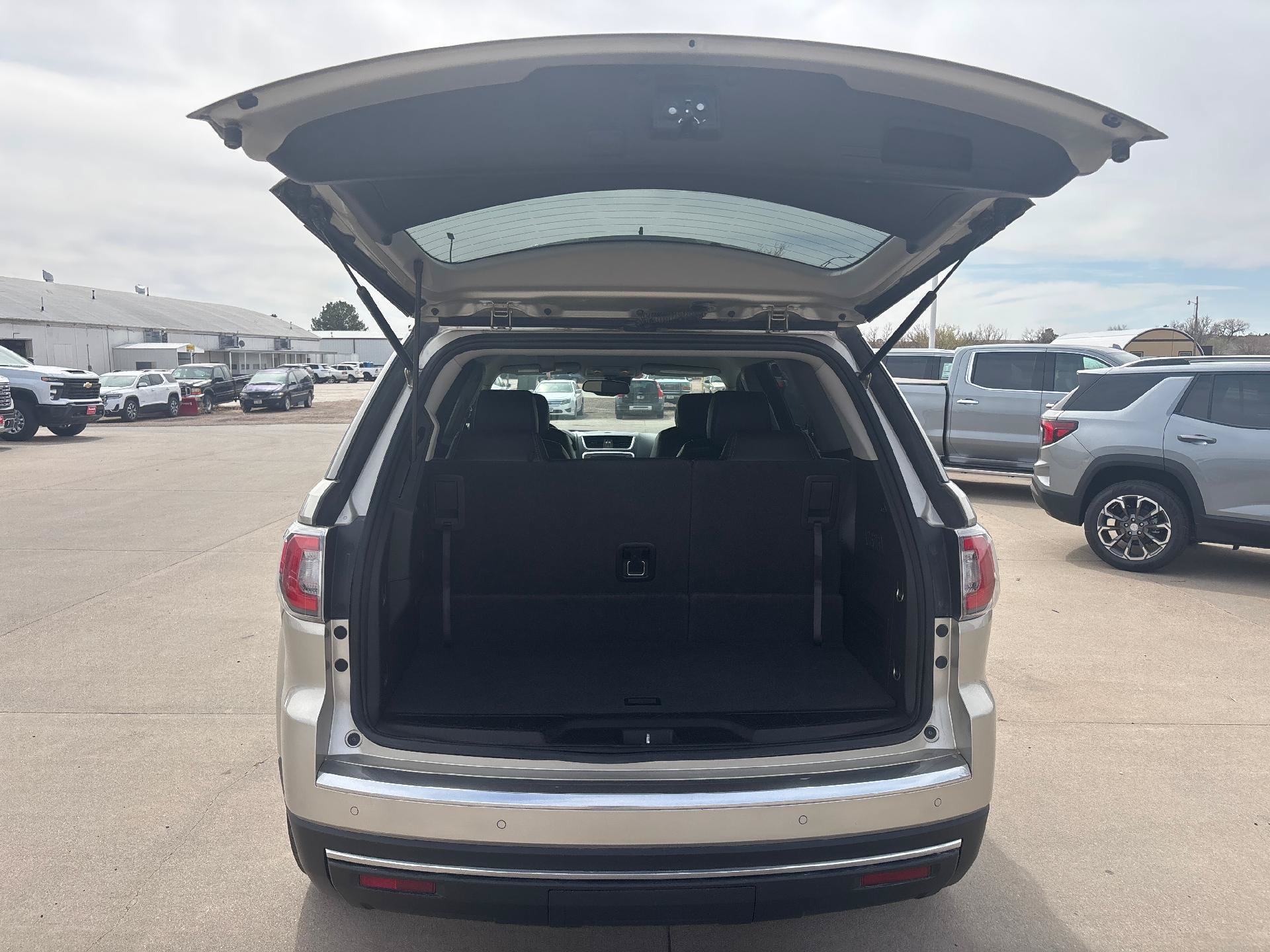 Used 2017 GMC Acadia Limited SLT AWD/4WD image 5