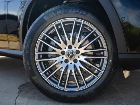 New 2026 Mercedes-Benz GLC 300 4MATIC image 2