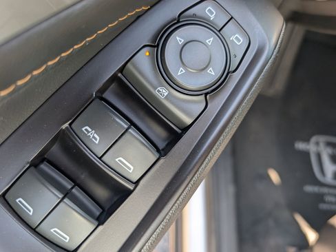 Used 2020 Chevrolet Traverse RS image 16