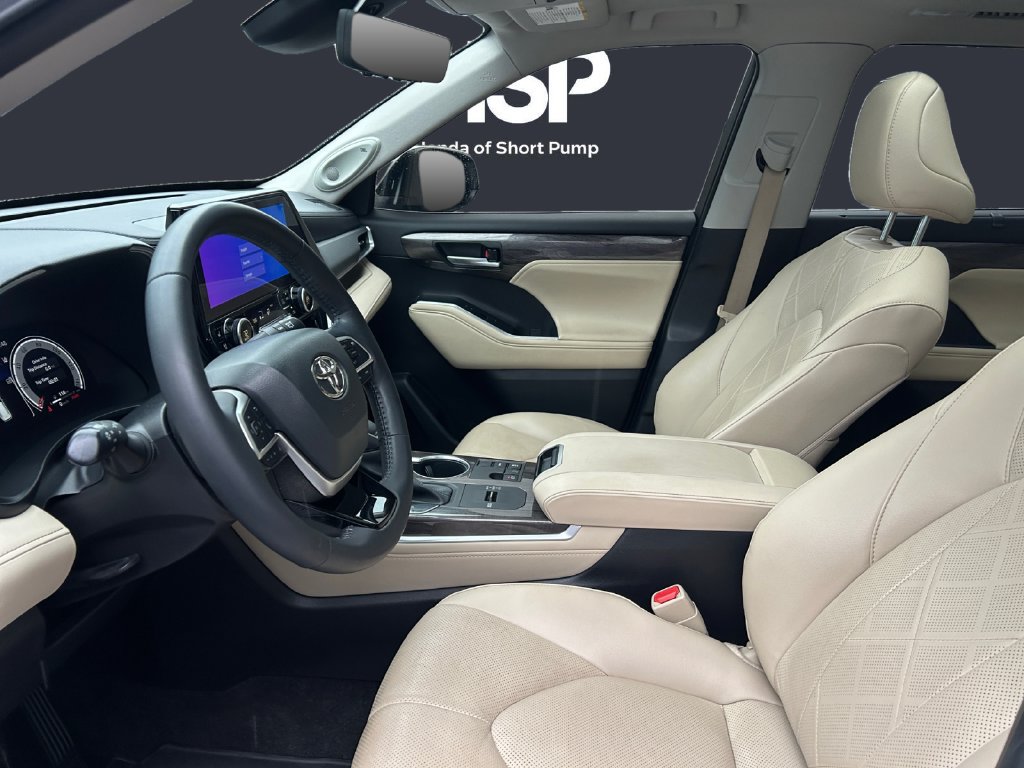 Used 2023 Toyota Highlander Platinum FWD image 9