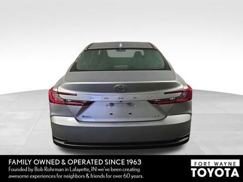 Used 2025 Toyota Camry LE FWD image 8