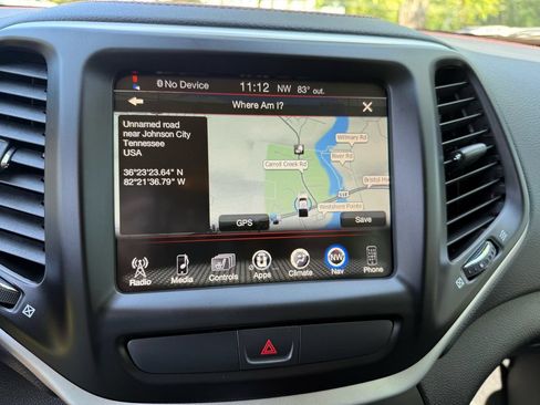 Used 2017 Jeep Cherokee Trailhawk w/ Cold Weather Group AWD/4WD image 22
