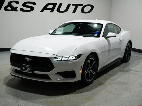 Used 2024 Ford Mustang EcoBoost image 2