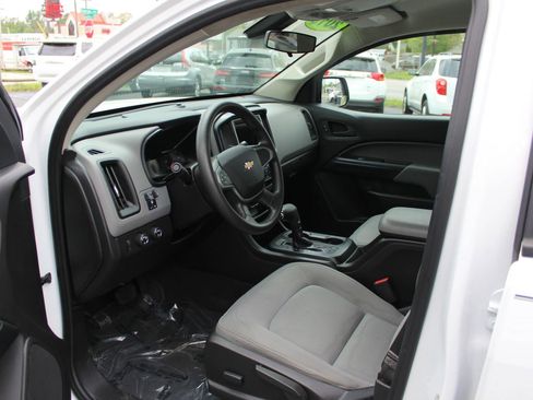 Used 2019 Chevrolet Colorado W/T w/ WT Convenience Package AWD/4WD image 9