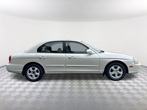 Used 2001 Hyundai Sonata FWD image 4