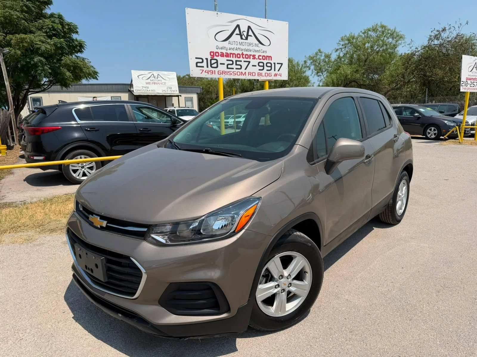 Used 2020 Chevrolet Trax LS w/ Tint and Cruise Package FWD image 1