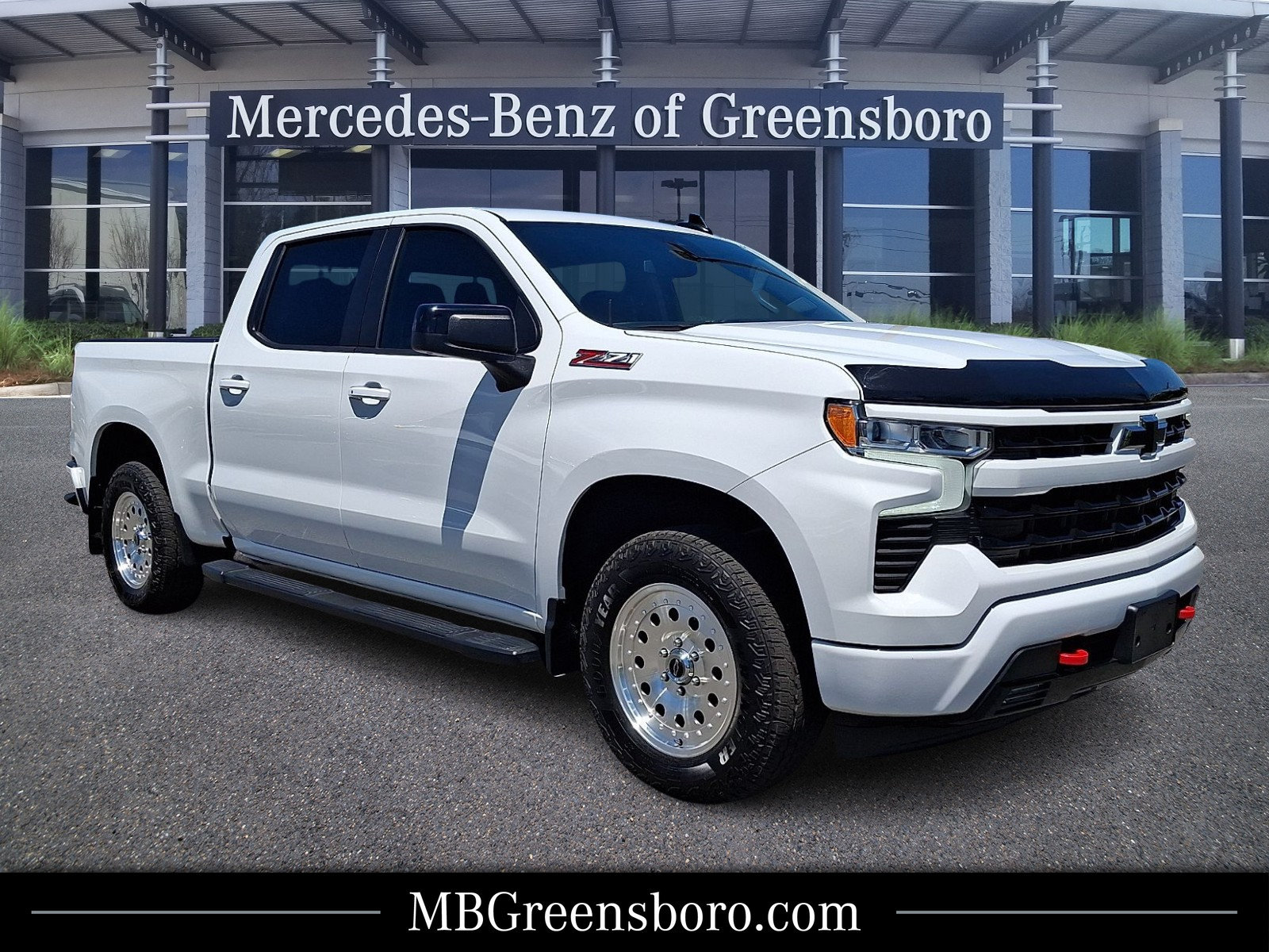 Used 2024 Chevrolet Silverado 1500 RST w/ Z71 Off-Road Package AWD/4WD image 1