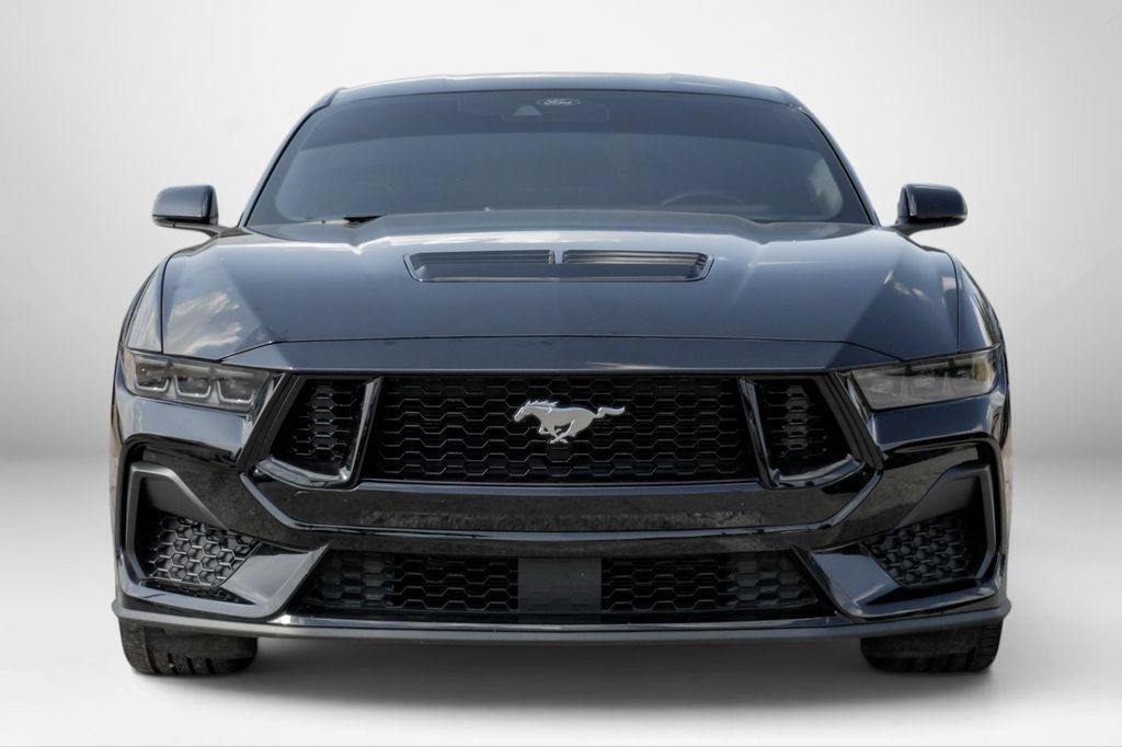 Used 2025 Ford Mustang GT Premium RWD image 3