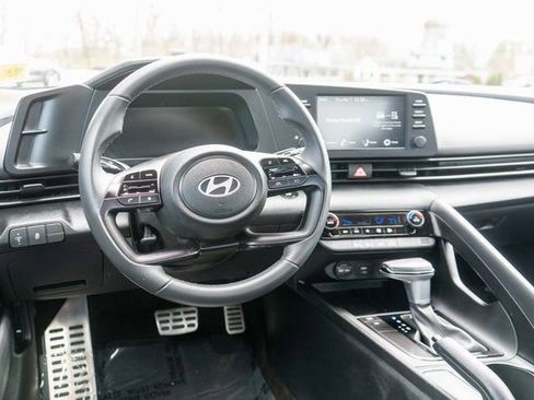 Used 2025 Hyundai Elantra Sport FWD image 13