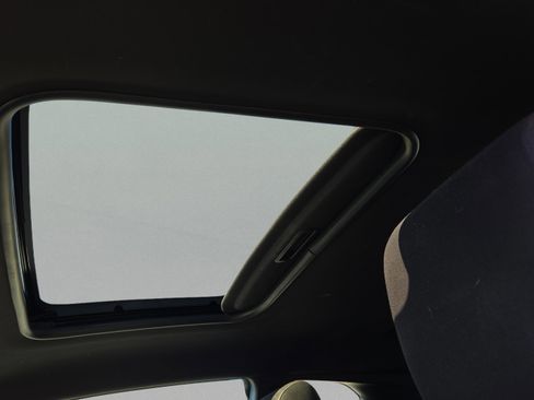 Used 2022 Chevrolet Camaro LT image 17