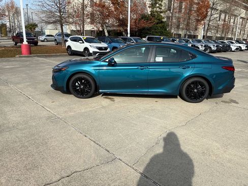 New 2026 Toyota Camry SE image 2