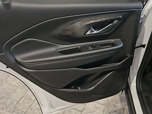 Used 2024 GMC Terrain SLT image 20