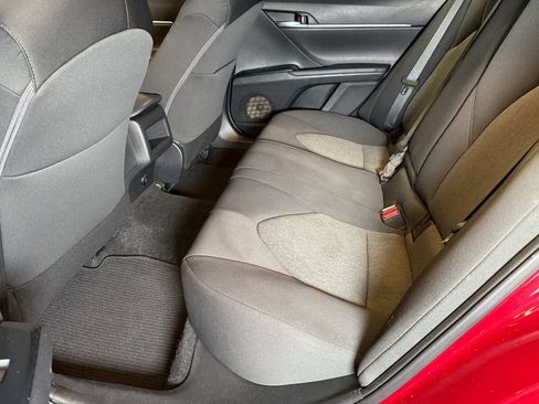 Used 2018 Toyota Camry LE FWD image 20