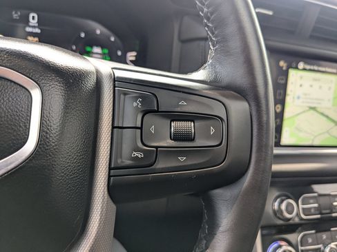 Used 2024 GMC Yukon Denali w/ Advanced Technology Package AWD/4WD image 24