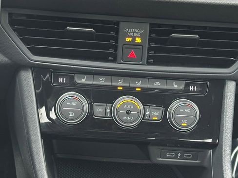 Used 2020 Volkswagen Jetta SE image 15