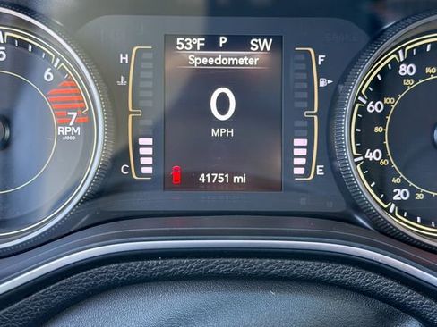 Used 2020 Jeep Cherokee Latitude Plus w/ Cold Weather Group image 17