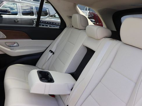 Used 2021 Mercedes-Benz GLE 350 4MATIC image 25