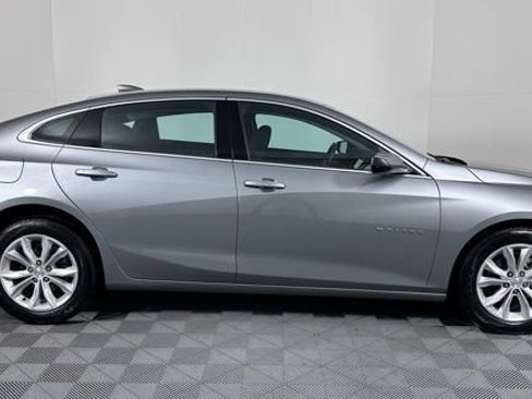 Used 2025 Chevrolet Malibu LT image 9