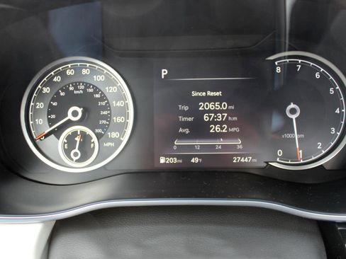 Used 2025 Genesis G70 2.5T RWD image 27