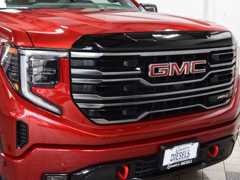 Used 2025 GMC Sierra 1500 AT4 w/ AT4 Premium Package AWD/4WD image 12