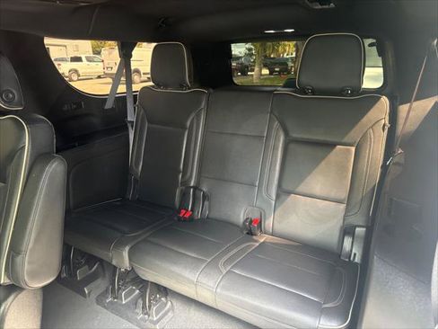 Used 2021 Chevrolet Suburban Premier w/ Premium Package AWD/4WD image 18