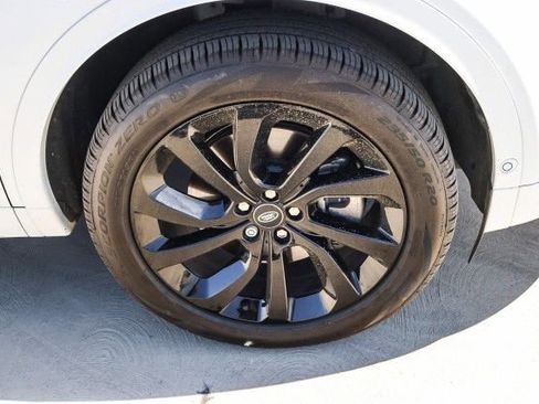 Certified 2024 Land Rover Discovery Sport S image 9