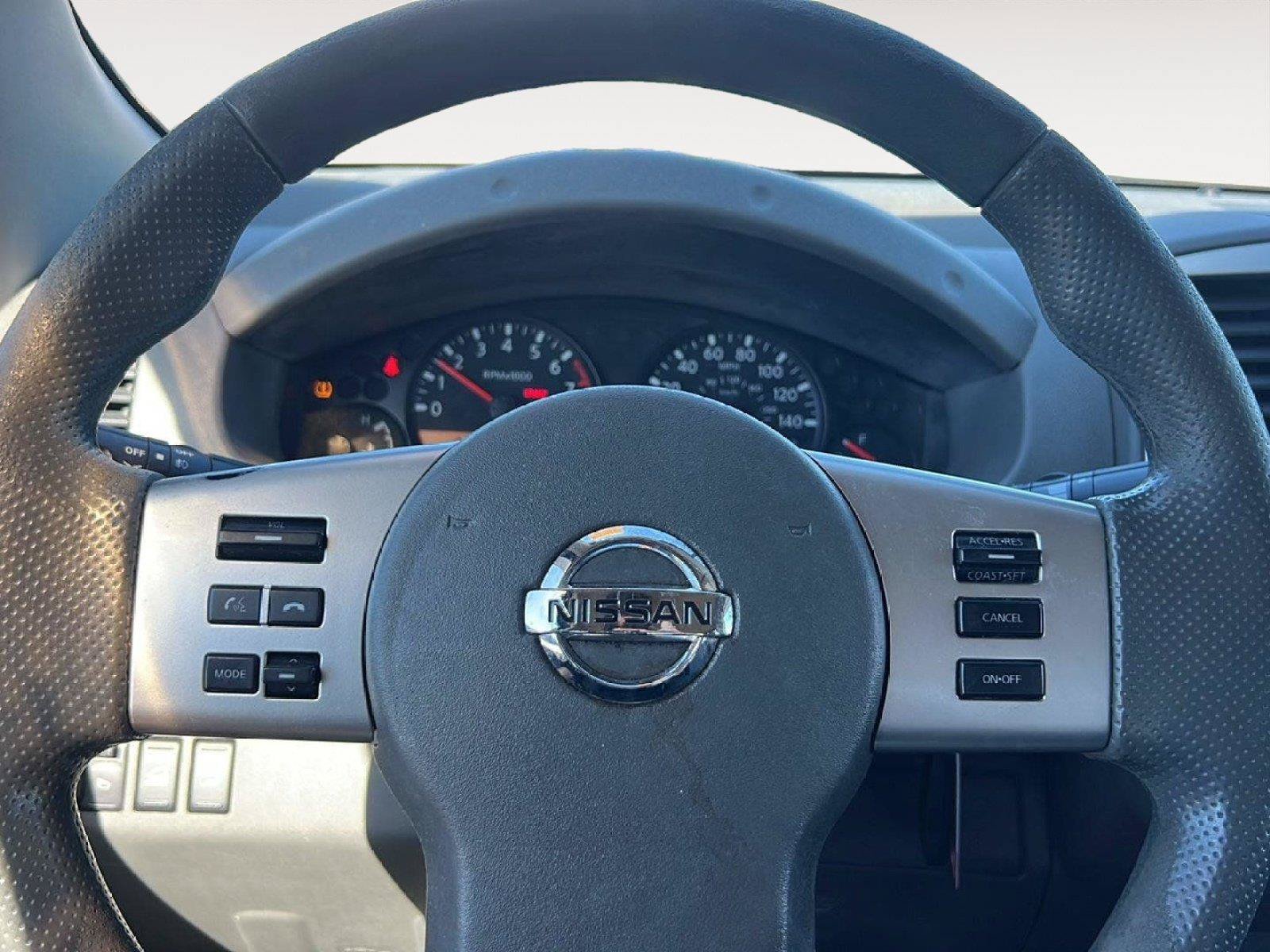 Used 2013 Nissan Frontier SV w/ SV Value Truck Pkg AWD/4WD image 13