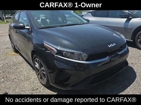 Used 2023 Kia Forte LXS w/ LXS Technology Package FWD image 2