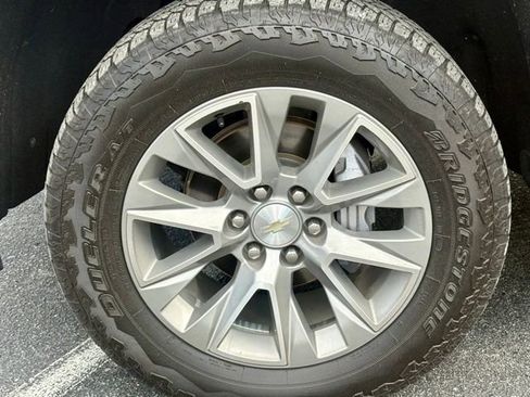 Used 2021 Chevrolet Silverado 1500 High Country w/ Technology Package image 32